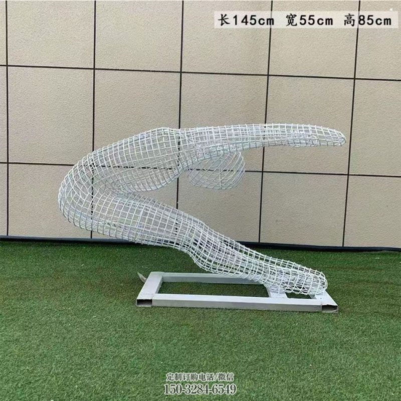 镂空运动员雕塑定做，小区摆件，体育人物雕塑制作
